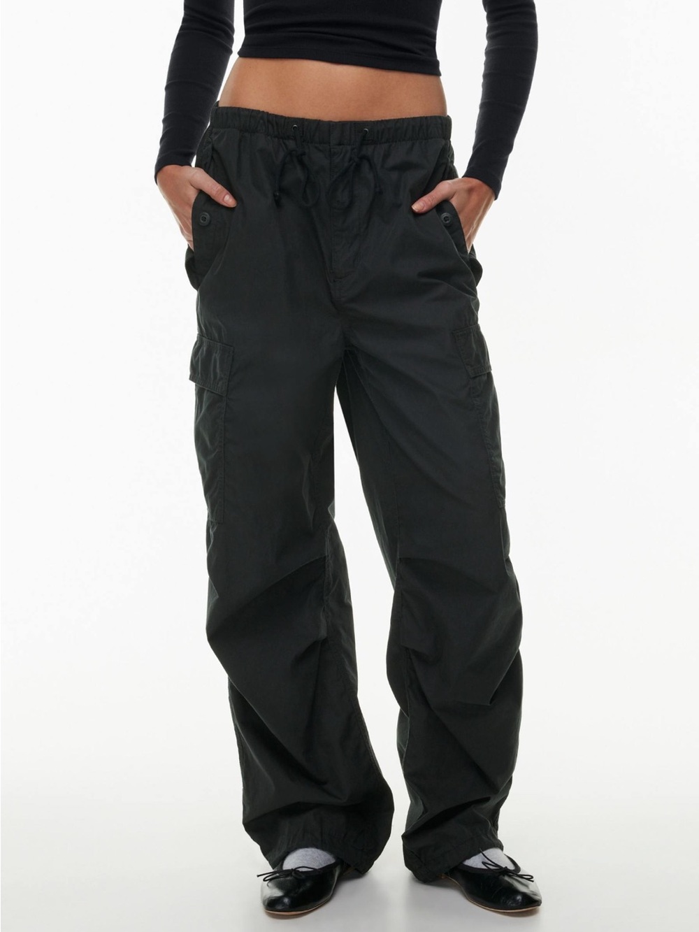 Aritzia TNA Squad Pocket Parachute Pants Black Cargo Wide Leg Size M